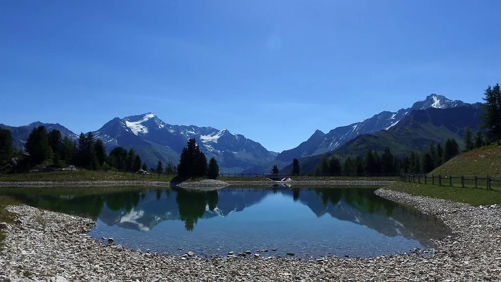 Vvf La Plagne Montchavin Paradiski Hotel Bellentre Üdülőpark