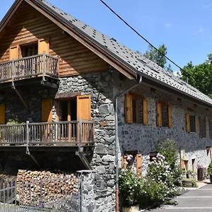 La Cle Des Bois Bed & Breakfast